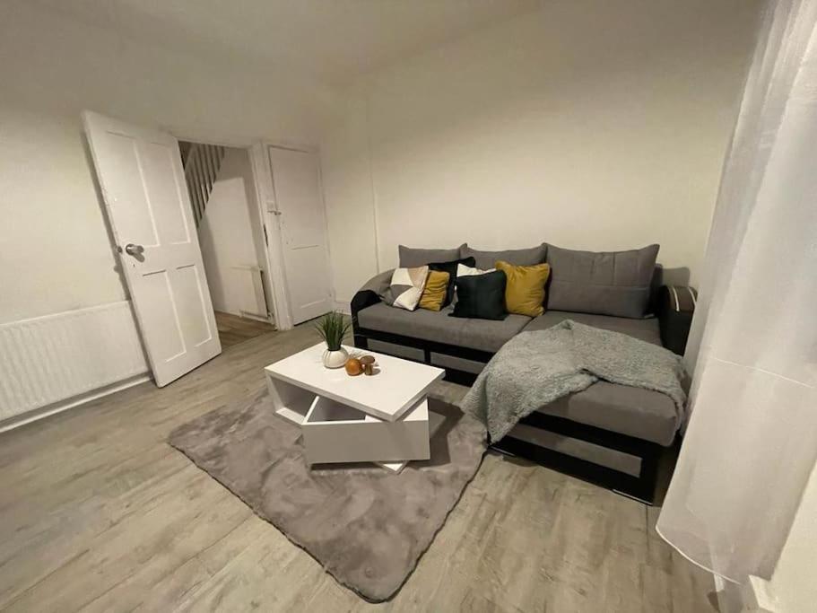 Stunning 2 Bedroom On Tower Bridge Londra Dış mekan fotoğraf