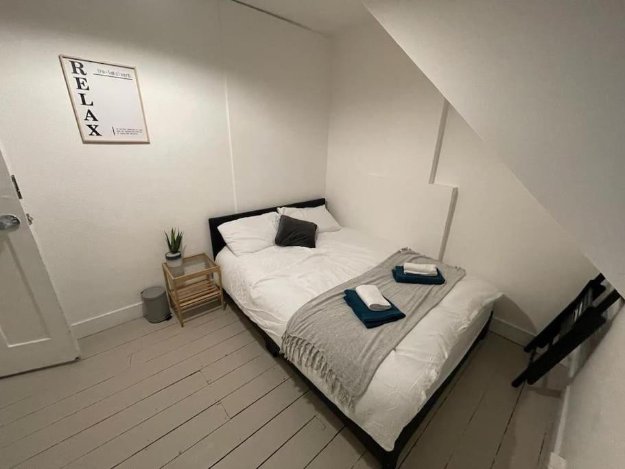 Stunning 2 Bedroom On Tower Bridge Londra Dış mekan fotoğraf
