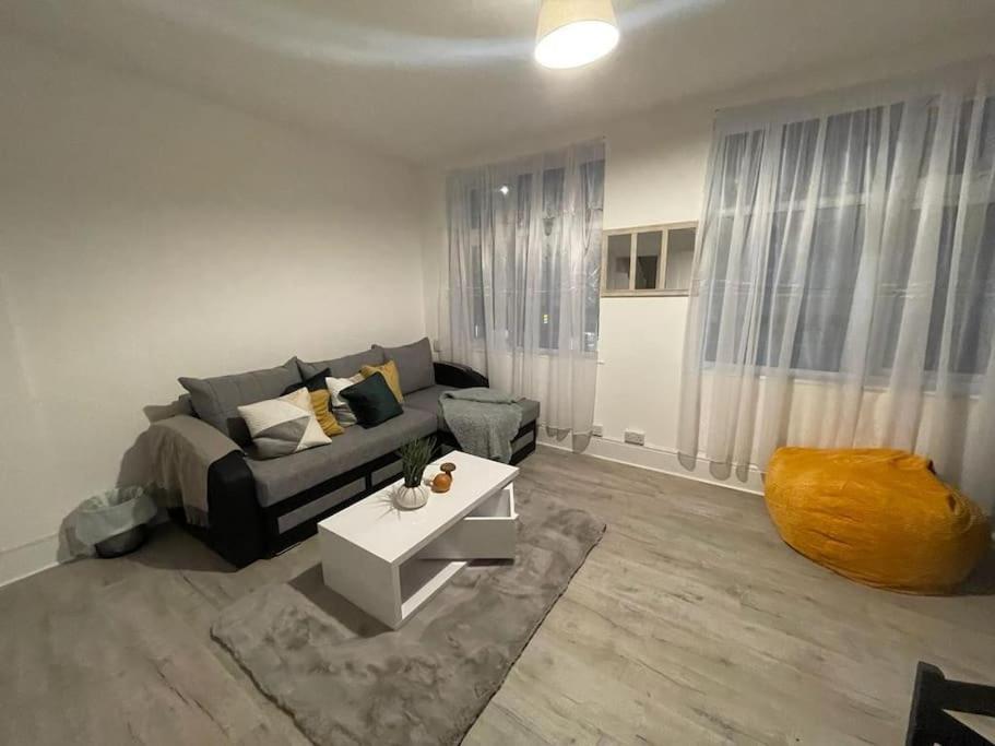 Stunning 2 Bedroom On Tower Bridge Londra Dış mekan fotoğraf